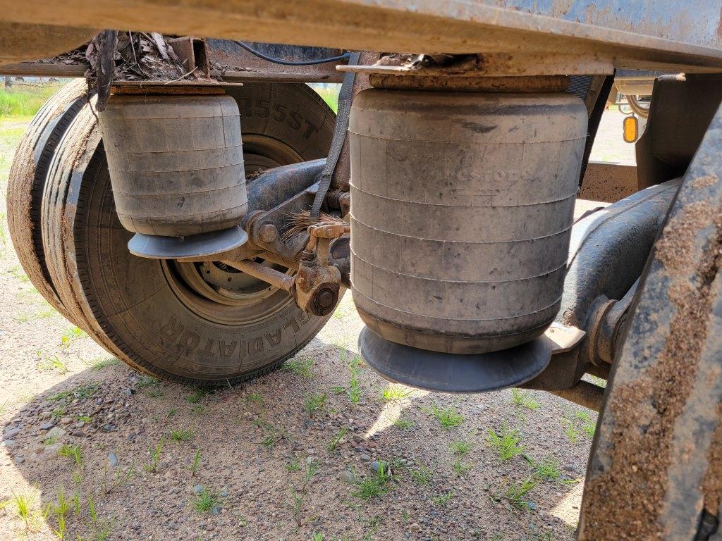 1995 Utility Trailer Mfg. Co. Log Trailer