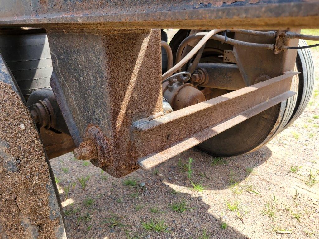 1995 Utility Trailer Mfg. Co. Log Trailer