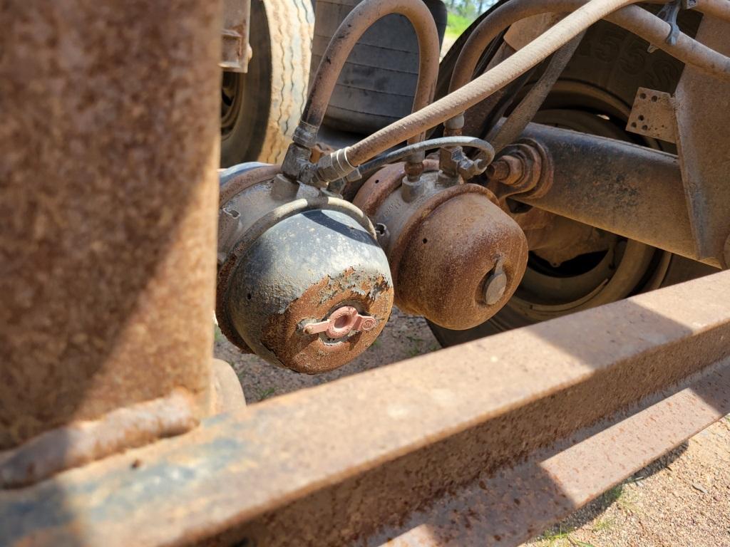 1995 Utility Trailer Mfg. Co. Log Trailer
