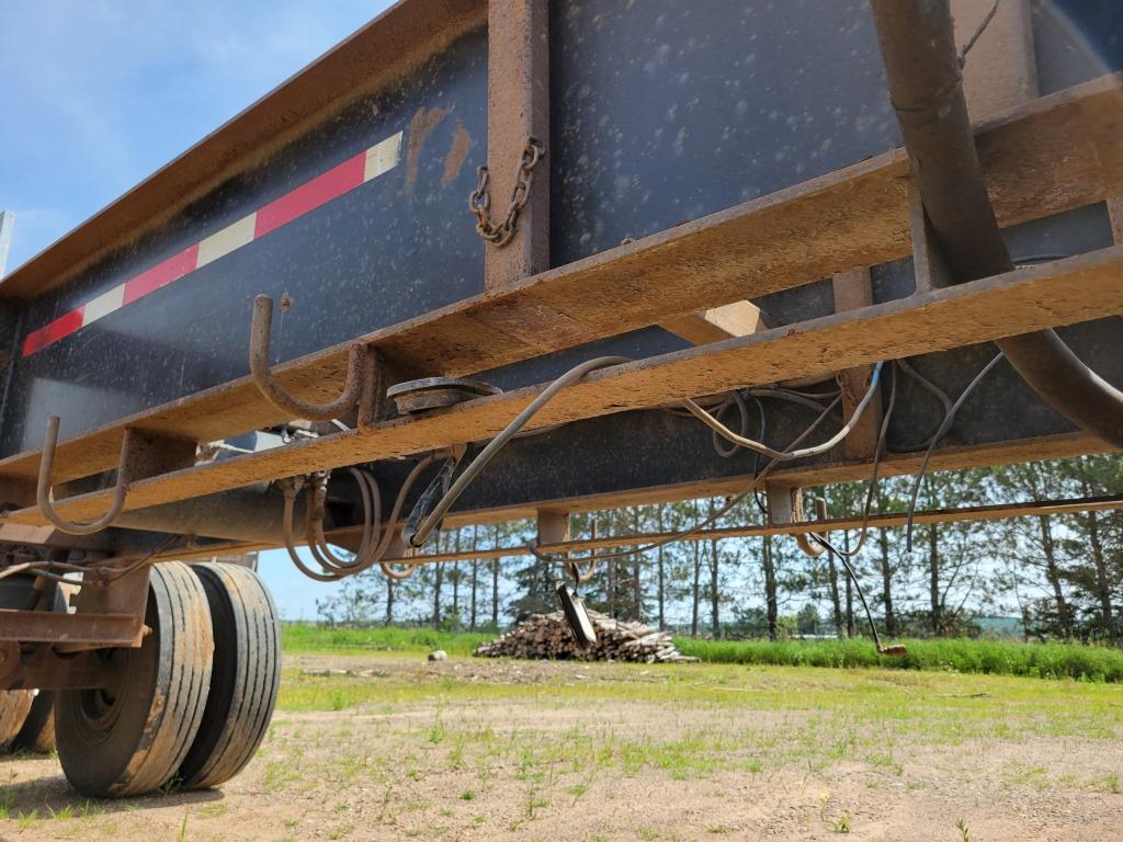 1995 Utility Trailer Mfg. Co. Log Trailer