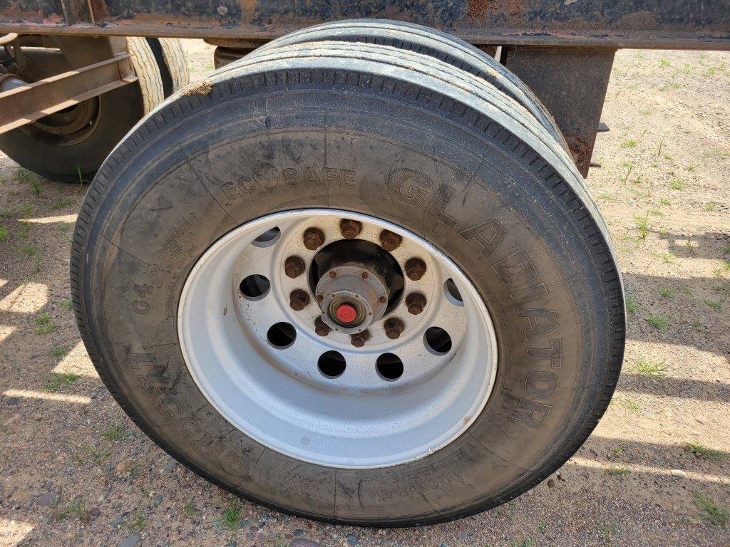 1995 Utility Trailer Mfg. Co. Log Trailer