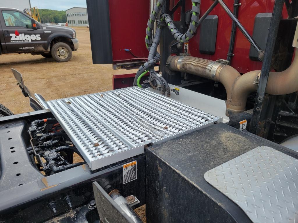 2019 Peterbilt 579 Sleeper Truck Tractor