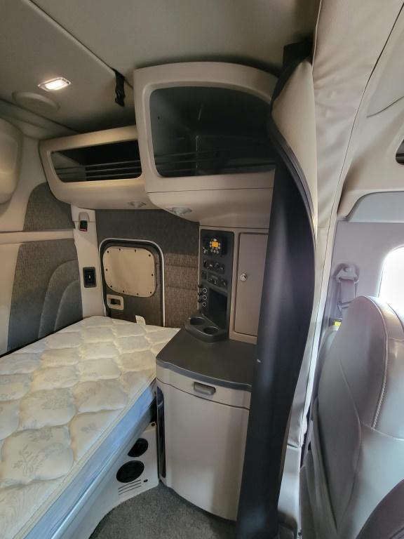2019 Peterbilt 579 Sleeper Truck Tractor