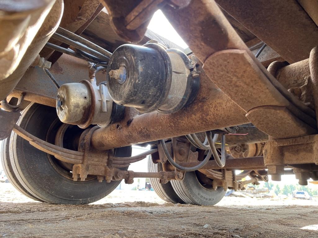 1993 Interstate 25-ton Tri-axle