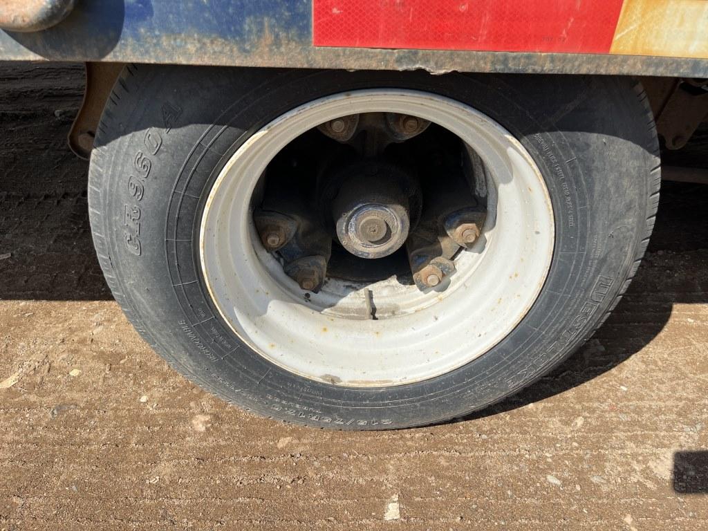 1993 Interstate 25-ton Tri-axle