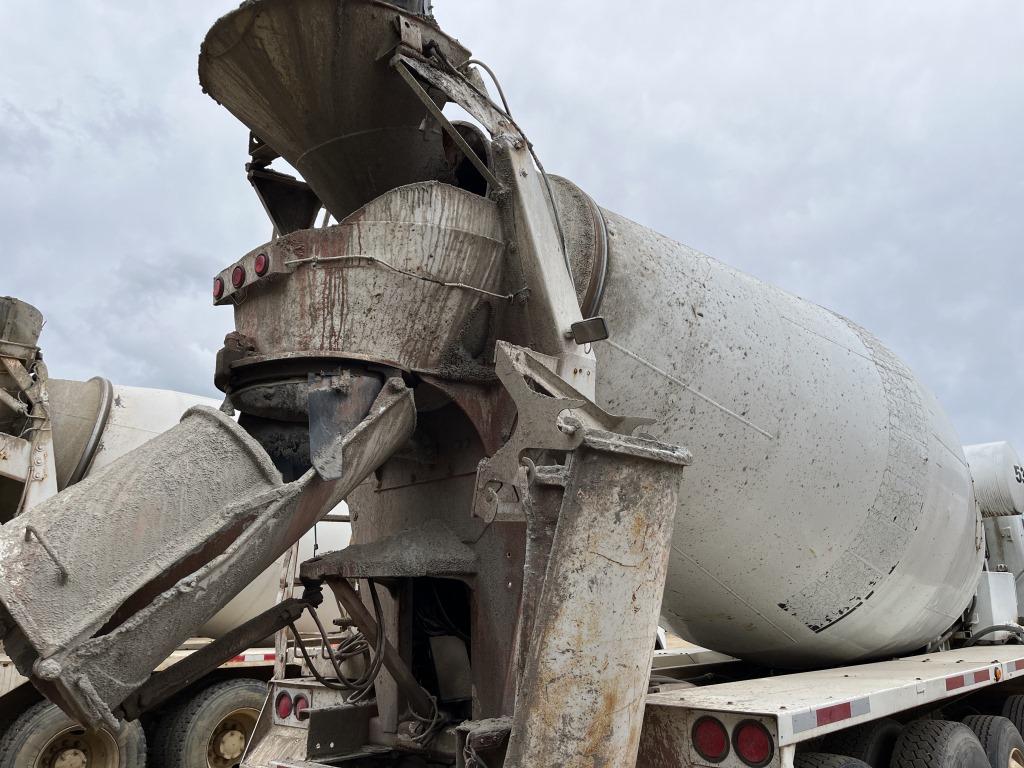 1999 Mack Rd690s Mixer Truck