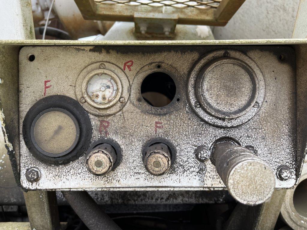 1999 Mack Rd690s Mixer Truck
