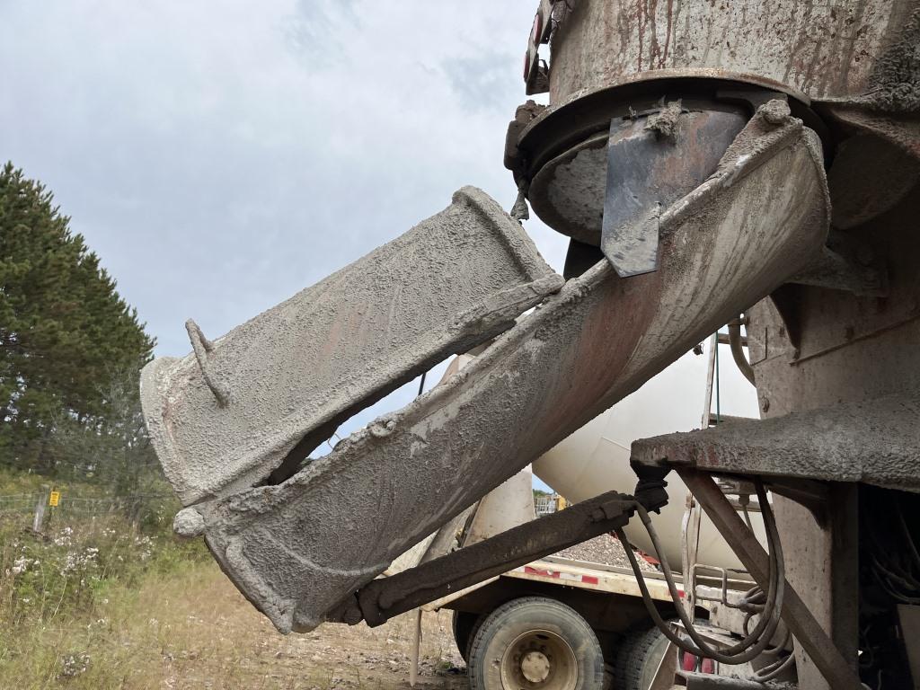 1999 Mack Rd690s Mixer Truck