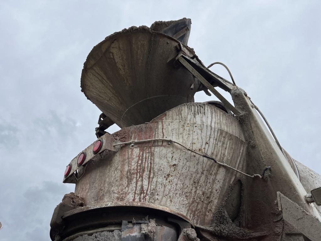 1999 Mack Rd690s Mixer Truck