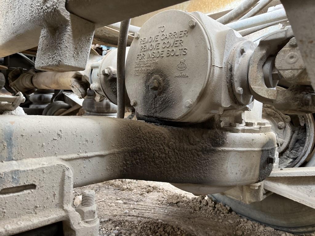 1999 Mack Rd690s Mixer Truck