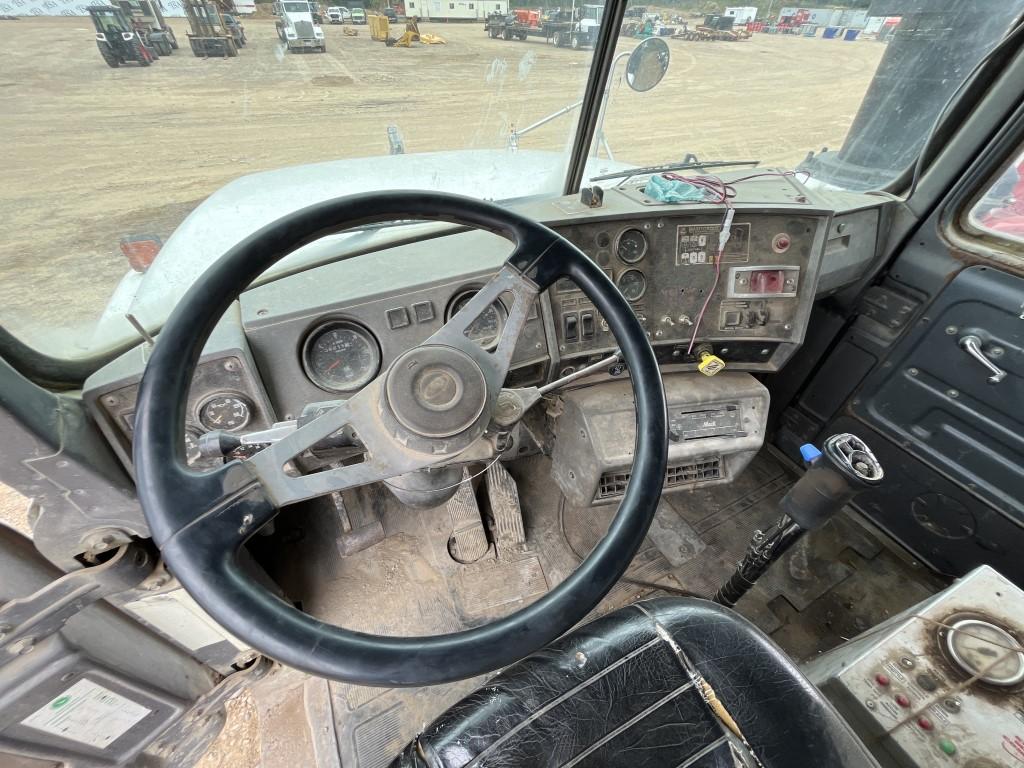 1999 Mack Rd690s Mixer Truck