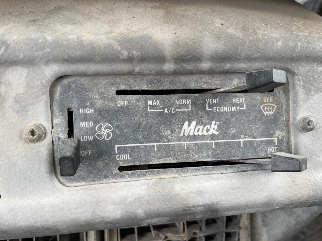 1999 Mack Rd690s Mixer Truck