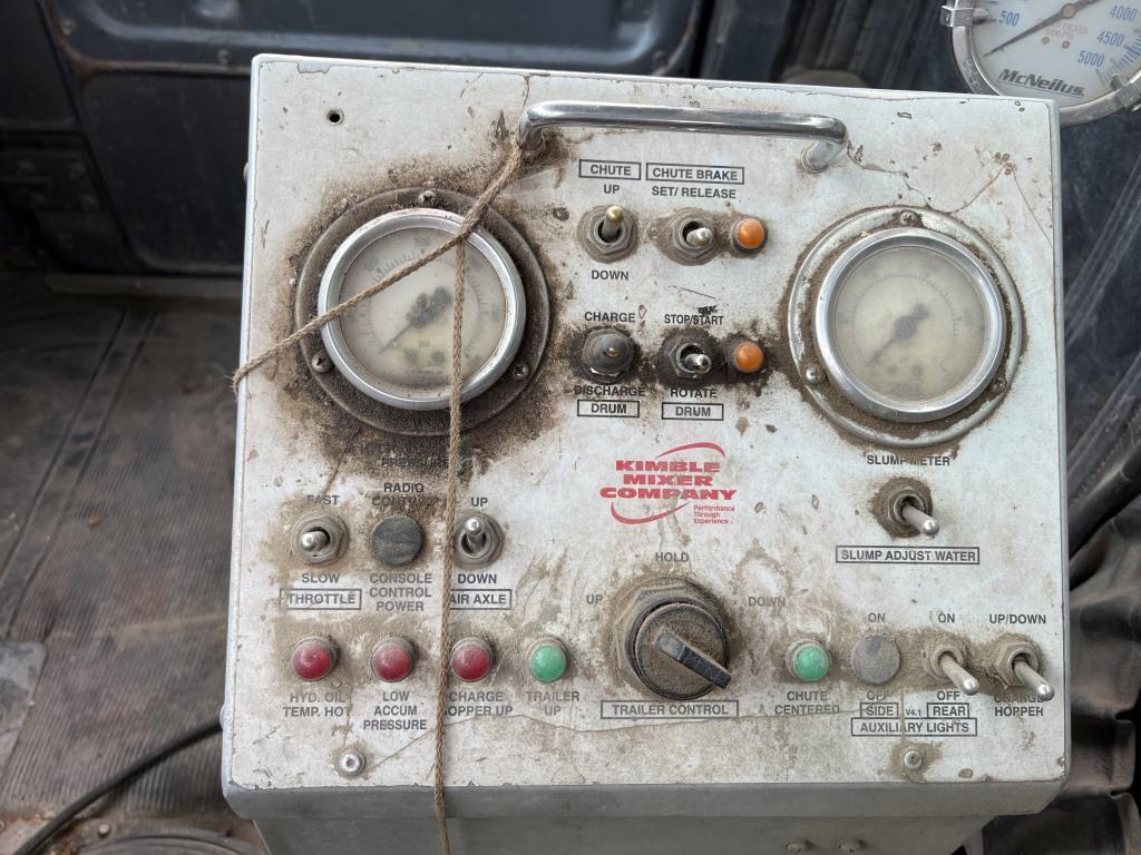 1999 Mack Rd690s Mixer Truck