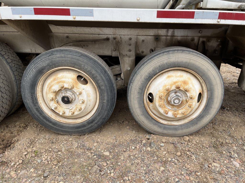 1999 Mack Rd690s Mixer Truck