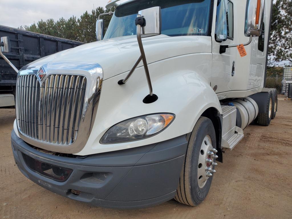 2015 International Prostar Tractor