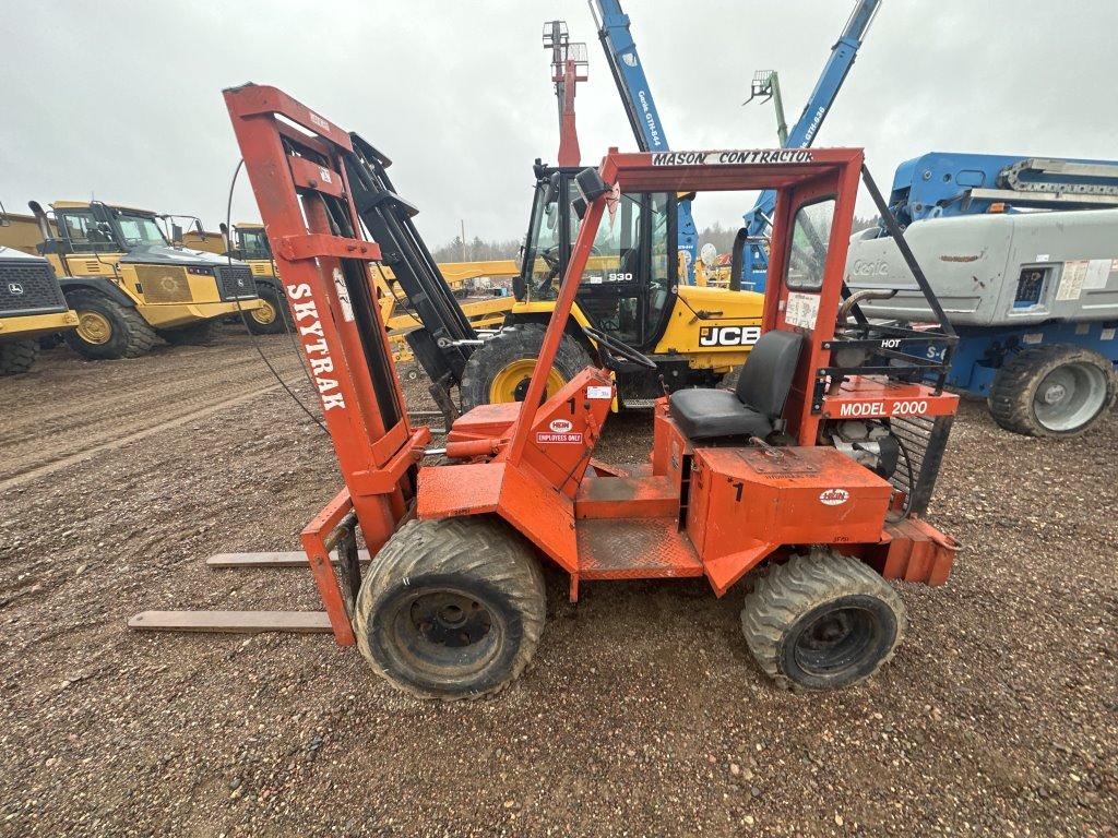 Skytrak 2000 Off-road Forklift