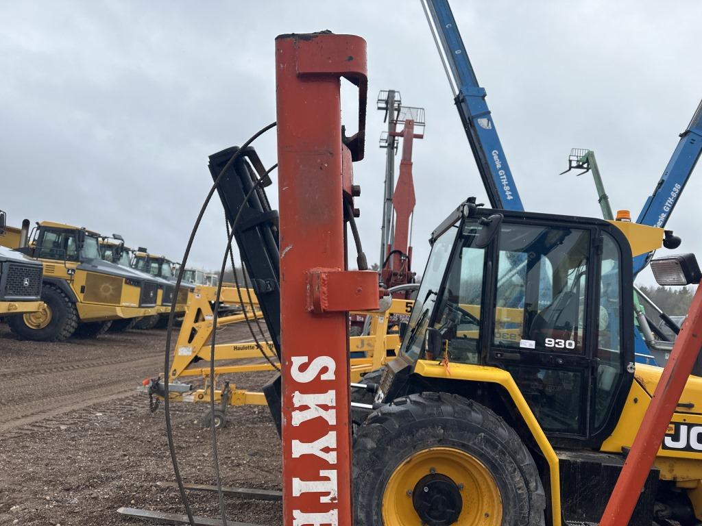 Skytrak 2000 Off-road Forklift