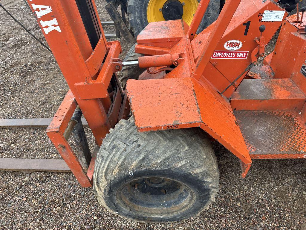 Skytrak 2000 Off-road Forklift