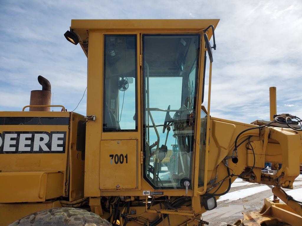 1998 John Deere 772ch Grader