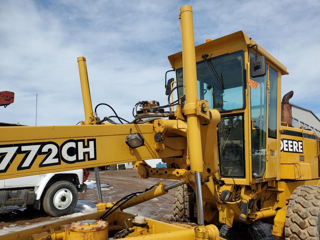1998 John Deere 772ch Grader
