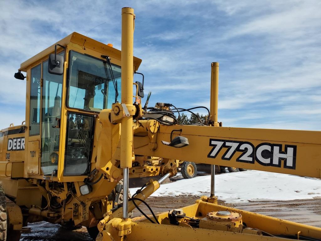 1998 John Deere 772ch Grader