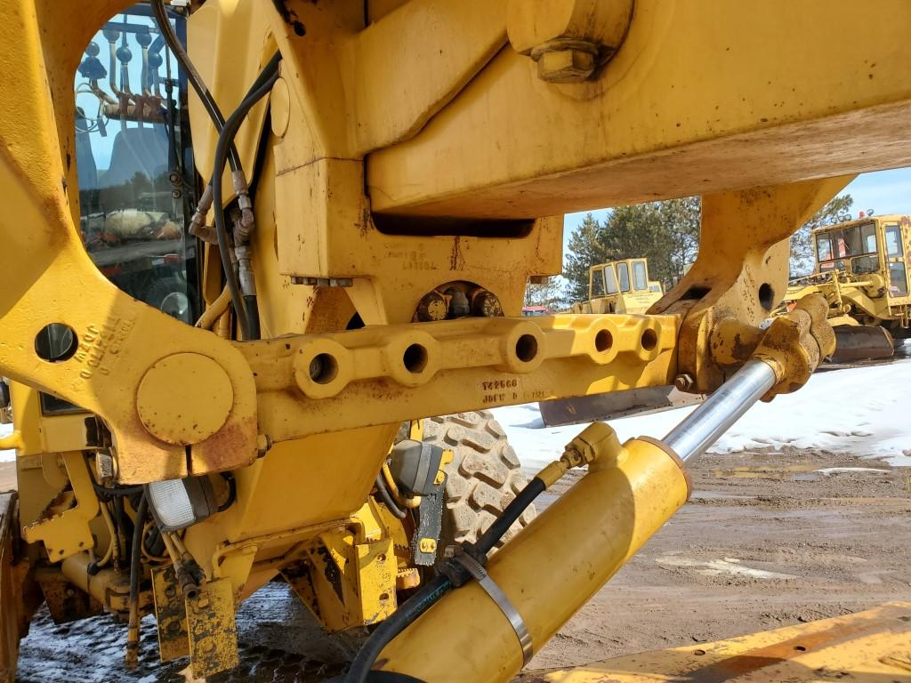 1998 John Deere 772ch Grader