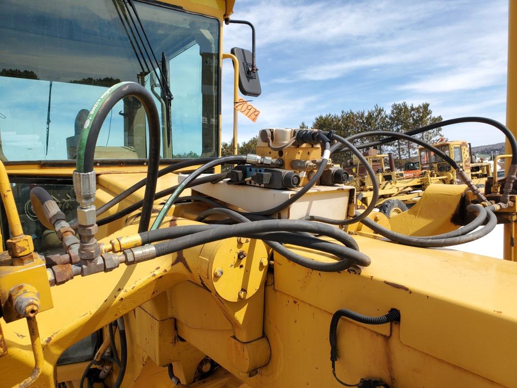 1998 John Deere 772ch Grader