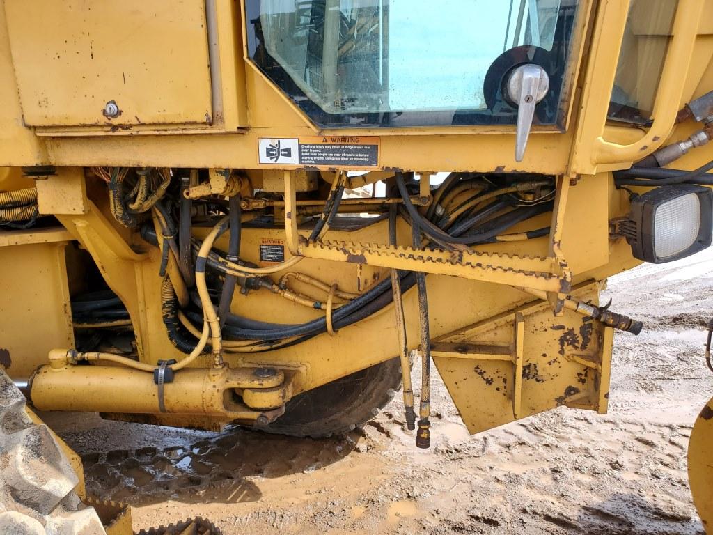 1998 John Deere 772ch Grader