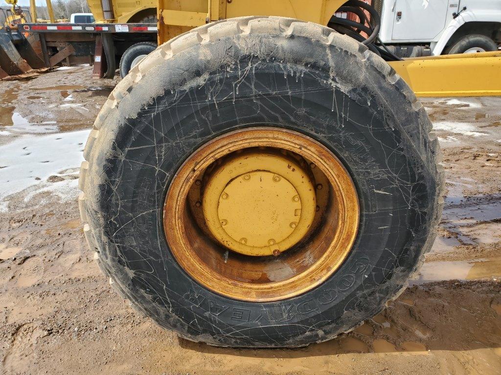 1998 John Deere 772ch Grader