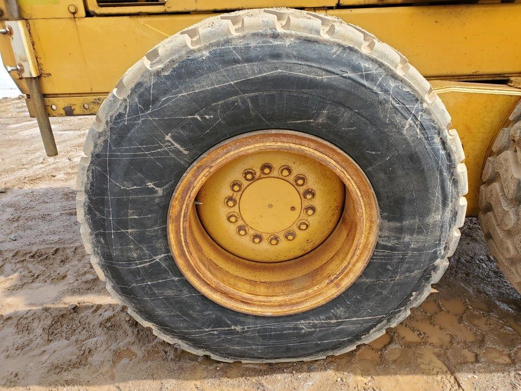1998 John Deere 772ch Grader
