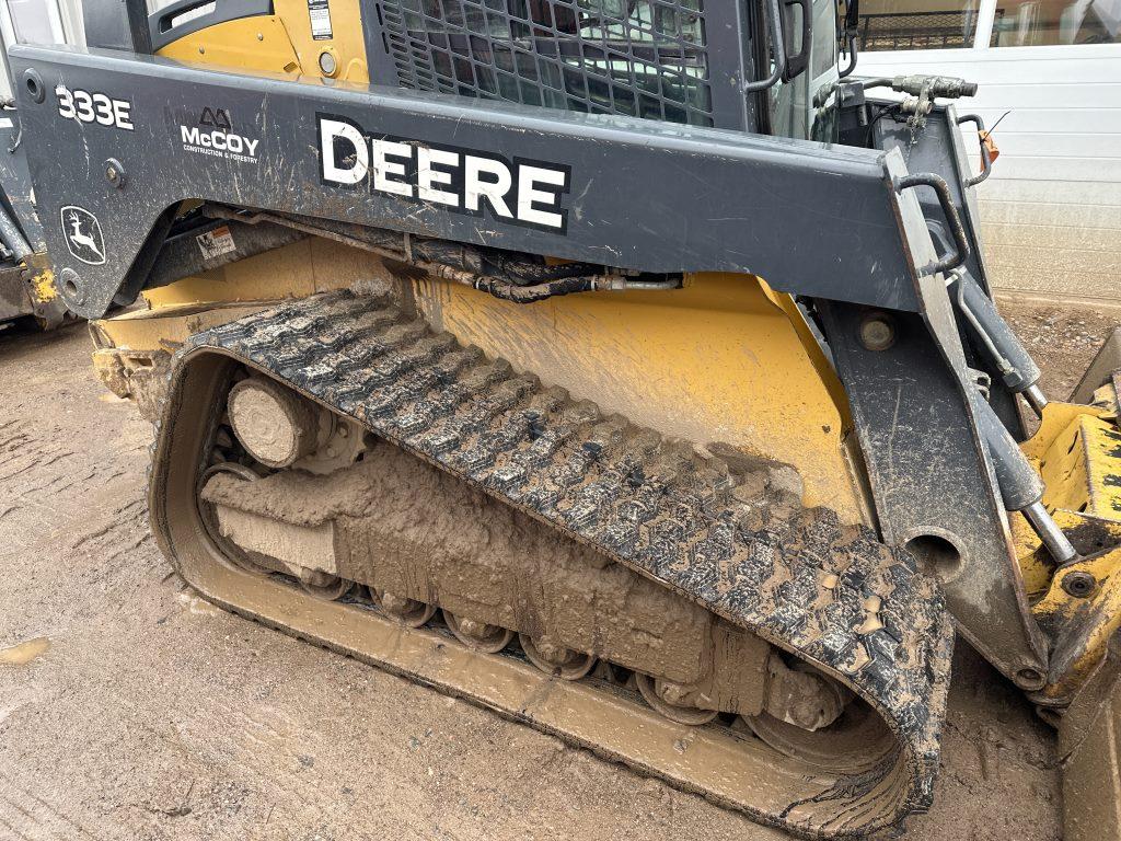 2015 Deere 333e Skid Steer