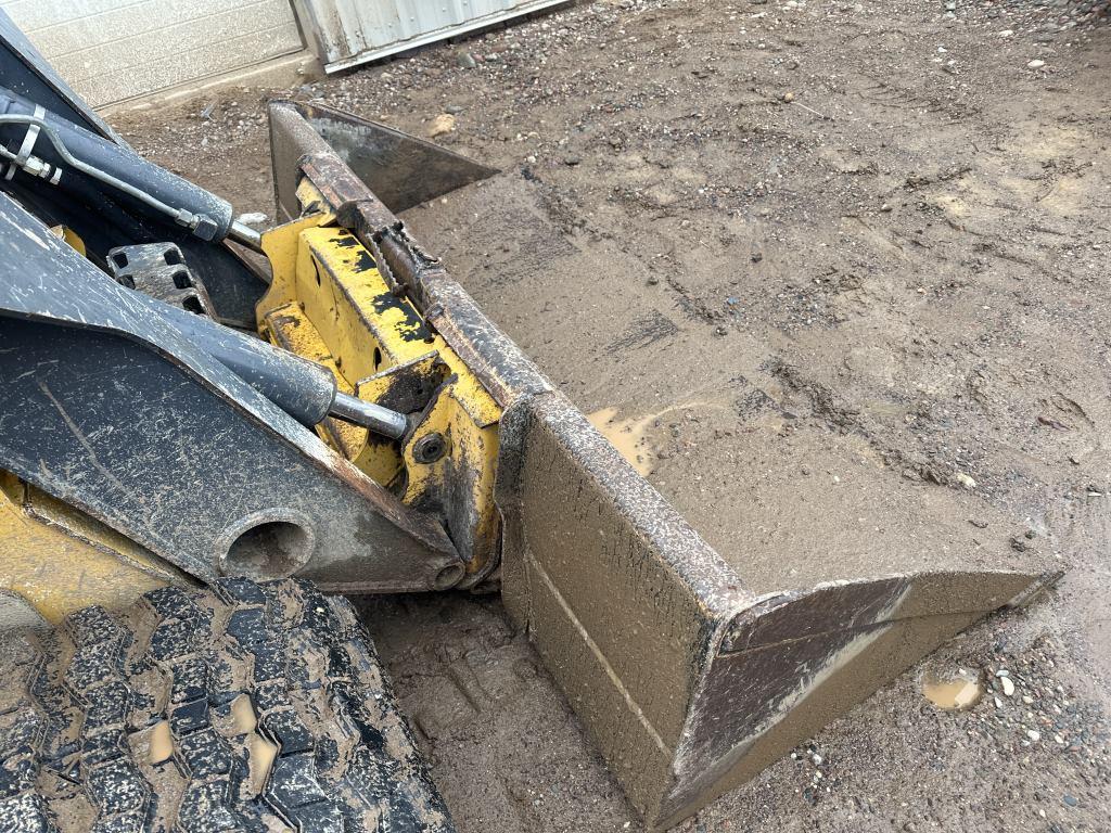 2015 Deere 333e Skid Steer
