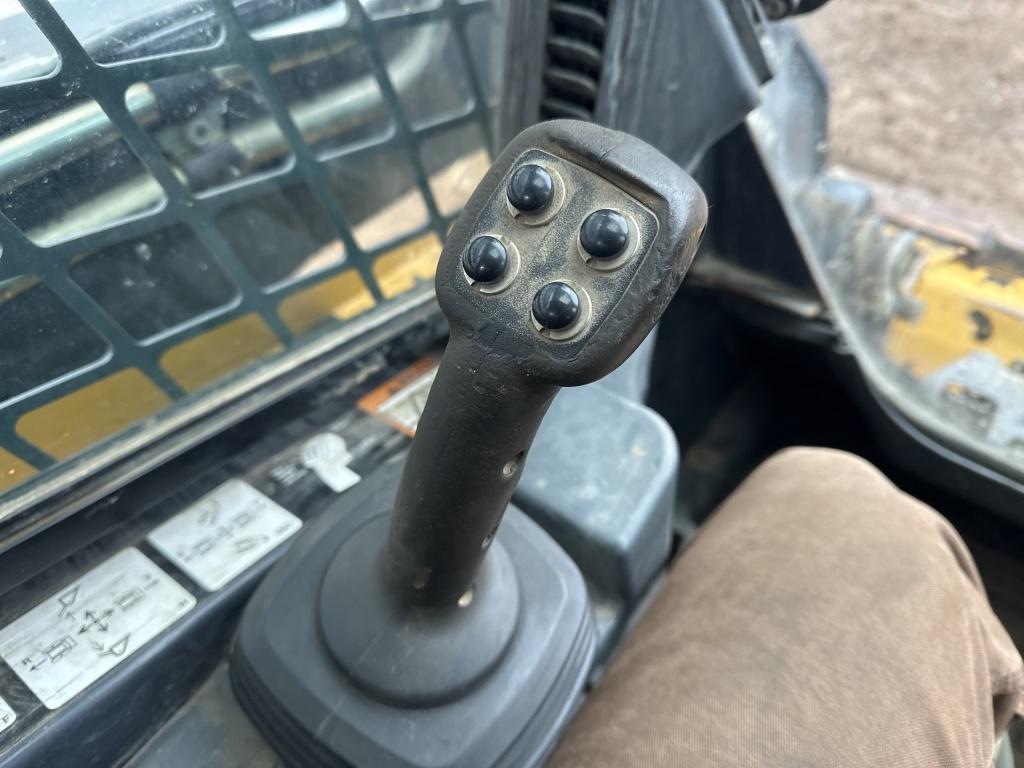 2015 Deere 333e Skid Steer