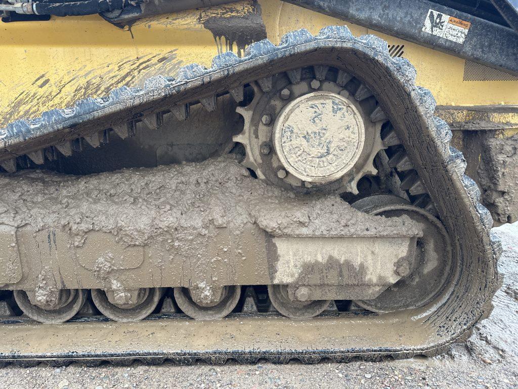 2015 Deere 333e Skid Steer