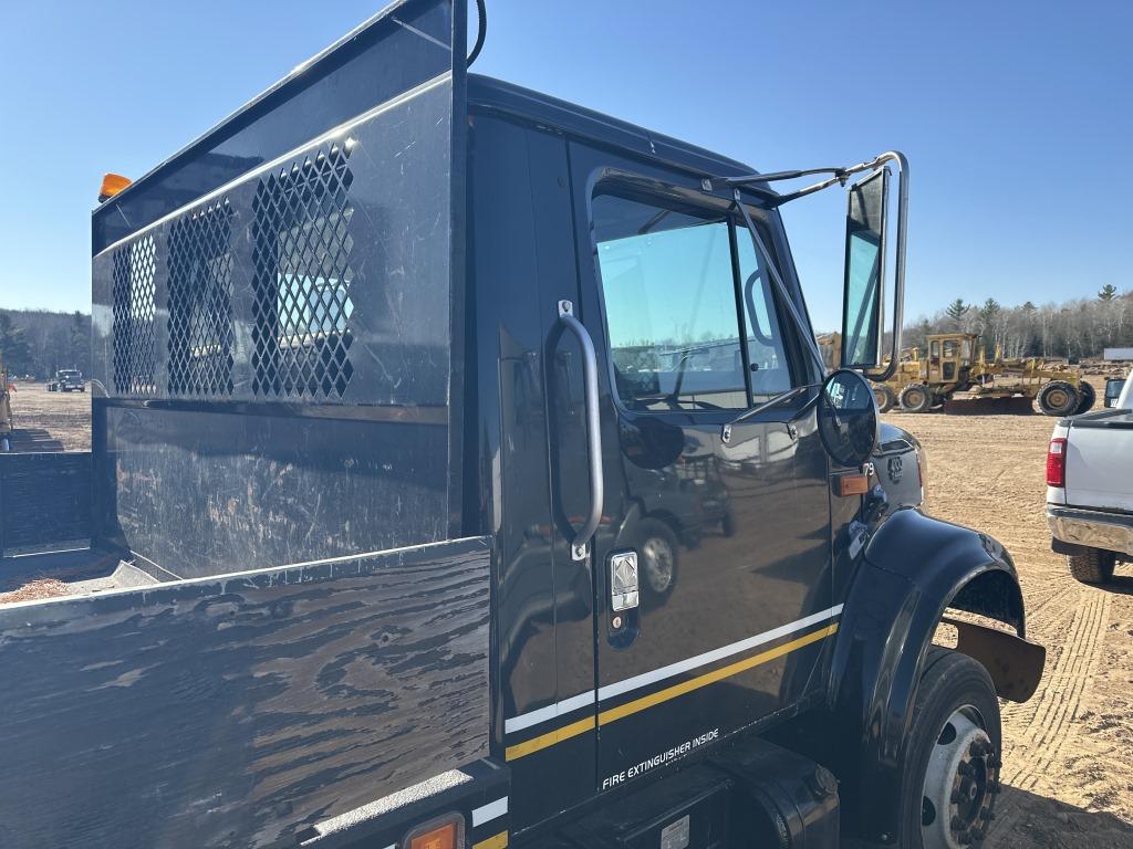 1998 International 4700 Service Flat Bed Truck