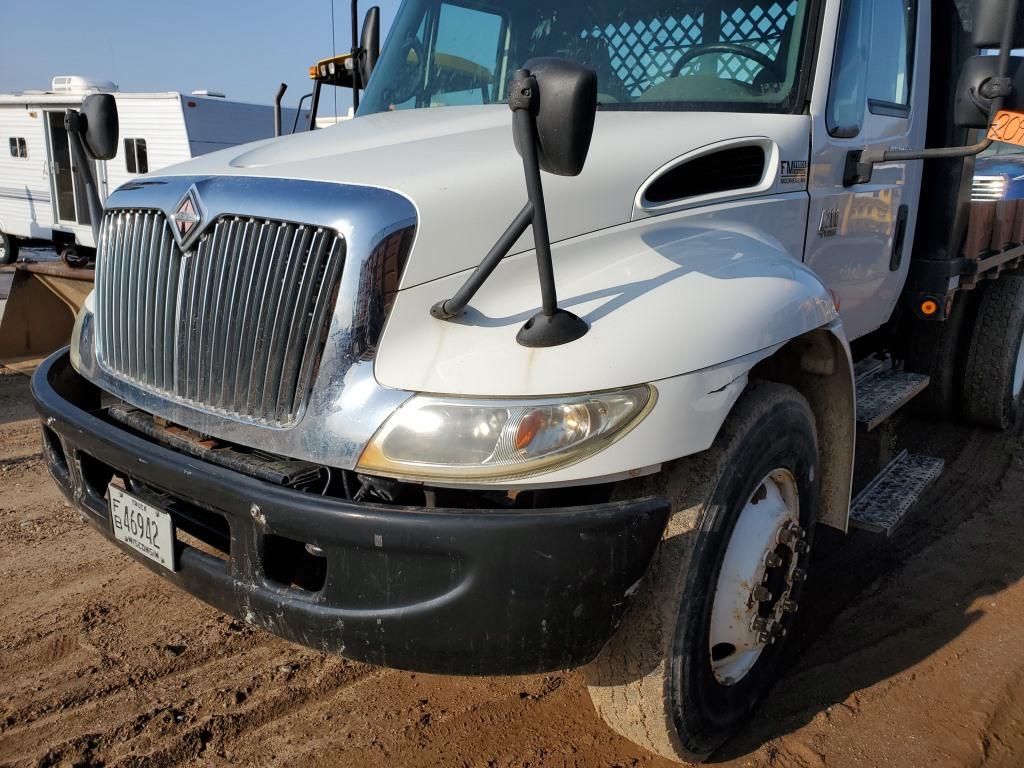 2006 International 4200 Flatbed Truck