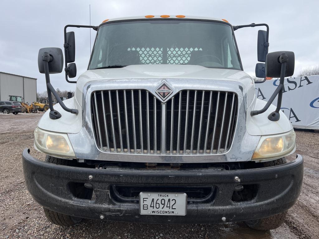 2006 International 4200 Flatbed Truck