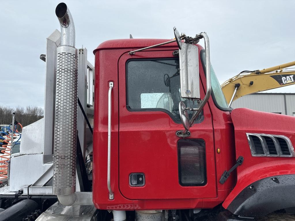 2011 Mack Granite Day Cab Truck Tractor