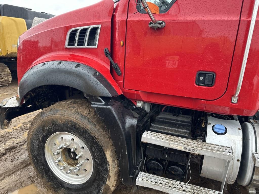 2011 Mack Granite Day Cab Truck Tractor