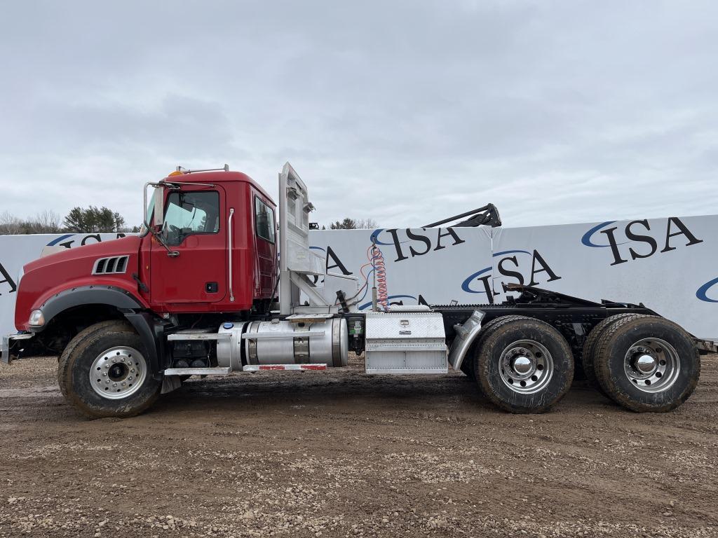 2011 Mack Granite Day Cab Truck Tractor