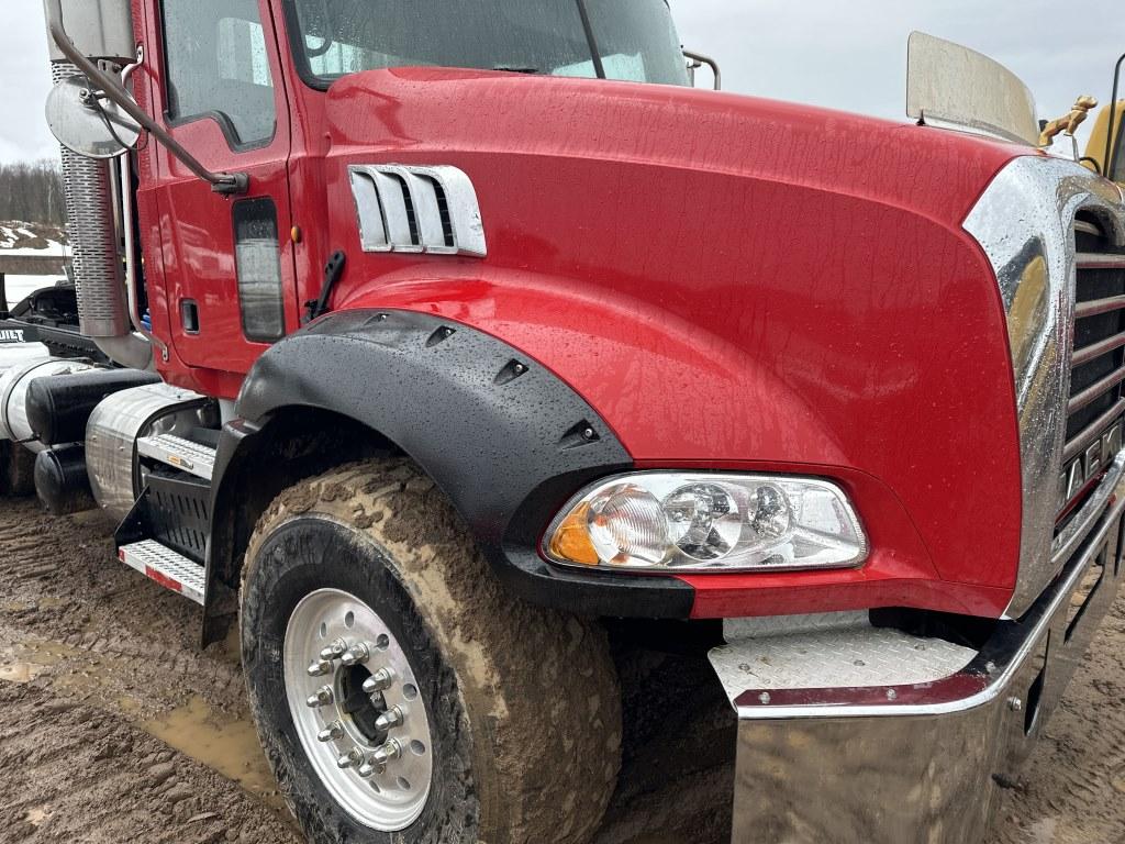 2011 Mack Granite Day Cab Truck Tractor