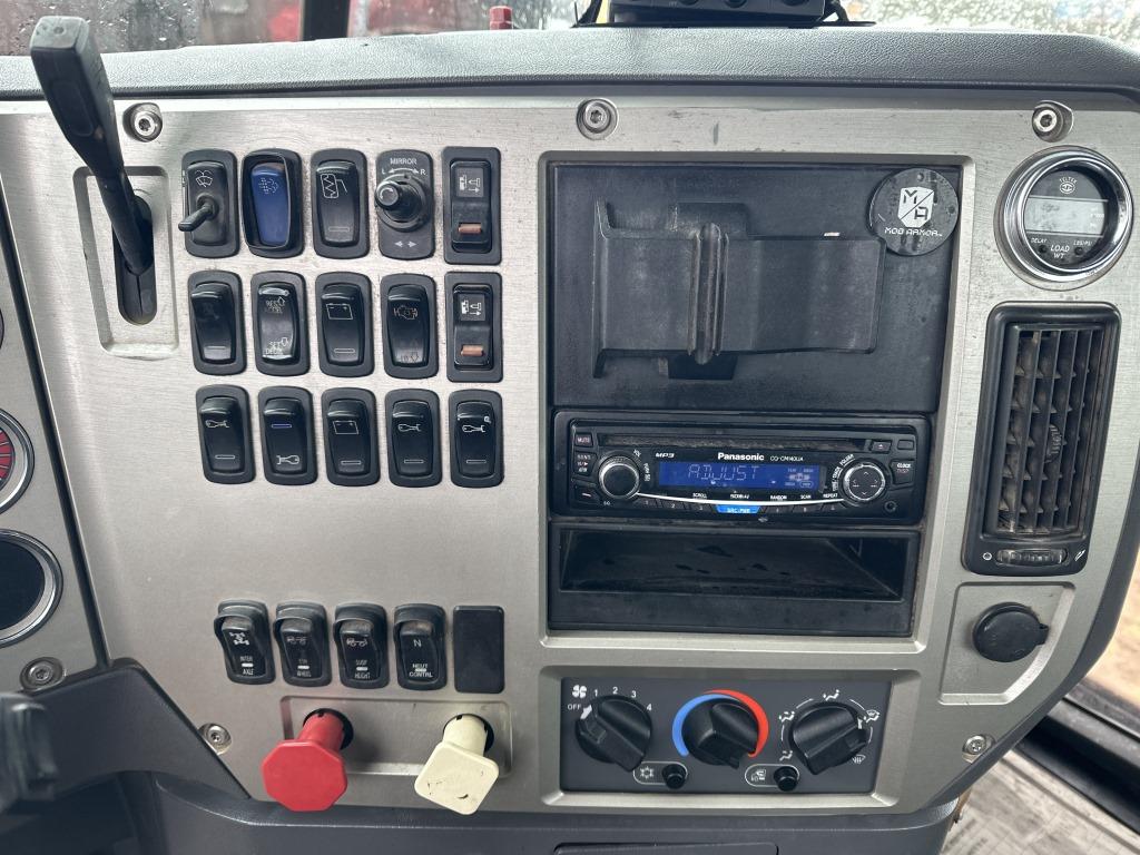 2011 Mack Granite Day Cab Truck Tractor