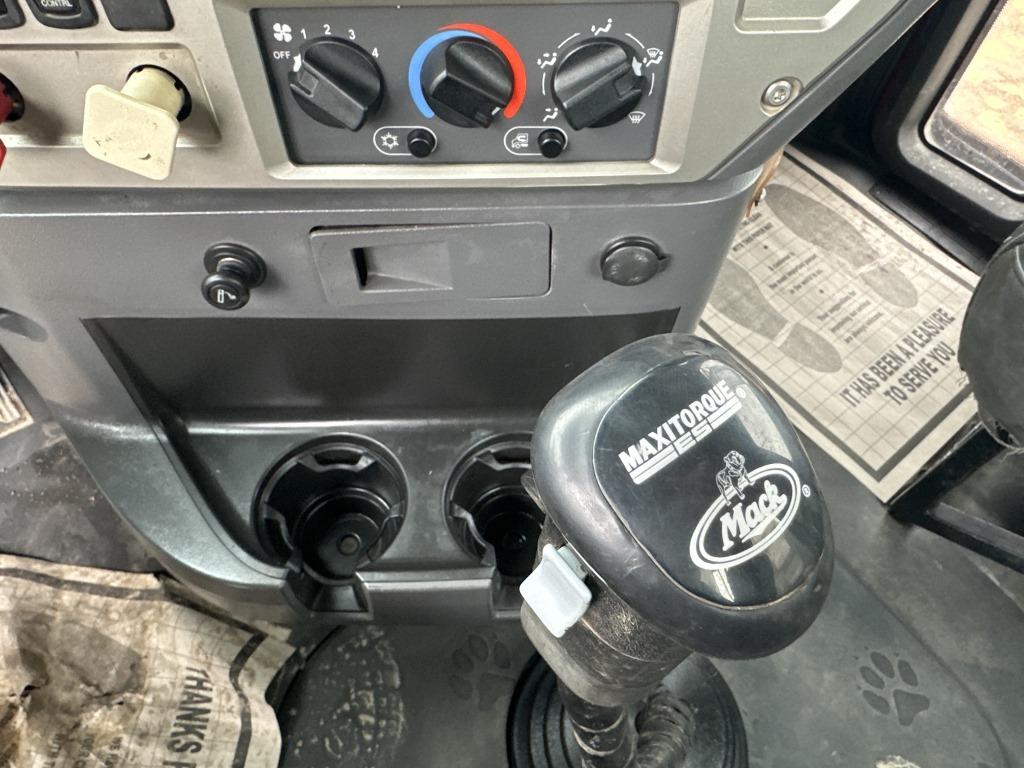 2011 Mack Granite Day Cab Truck Tractor