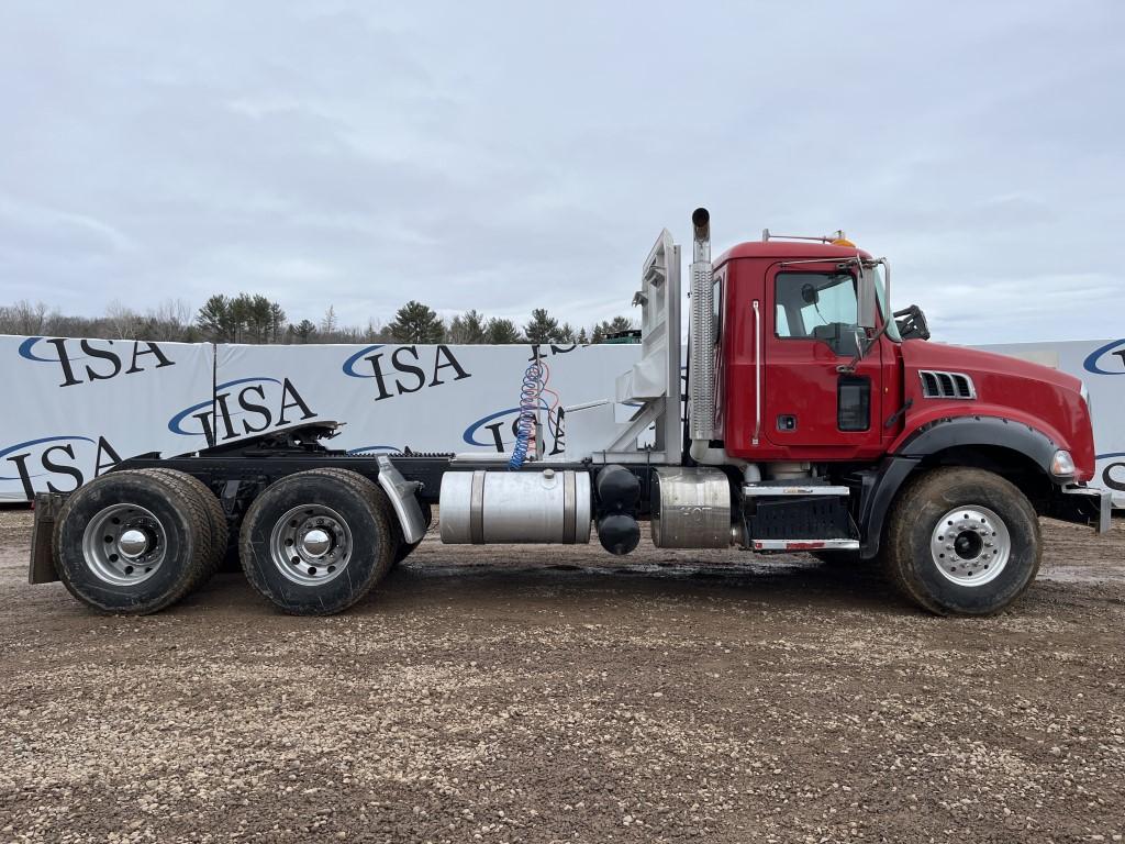 2011 Mack Granite Day Cab Truck Tractor