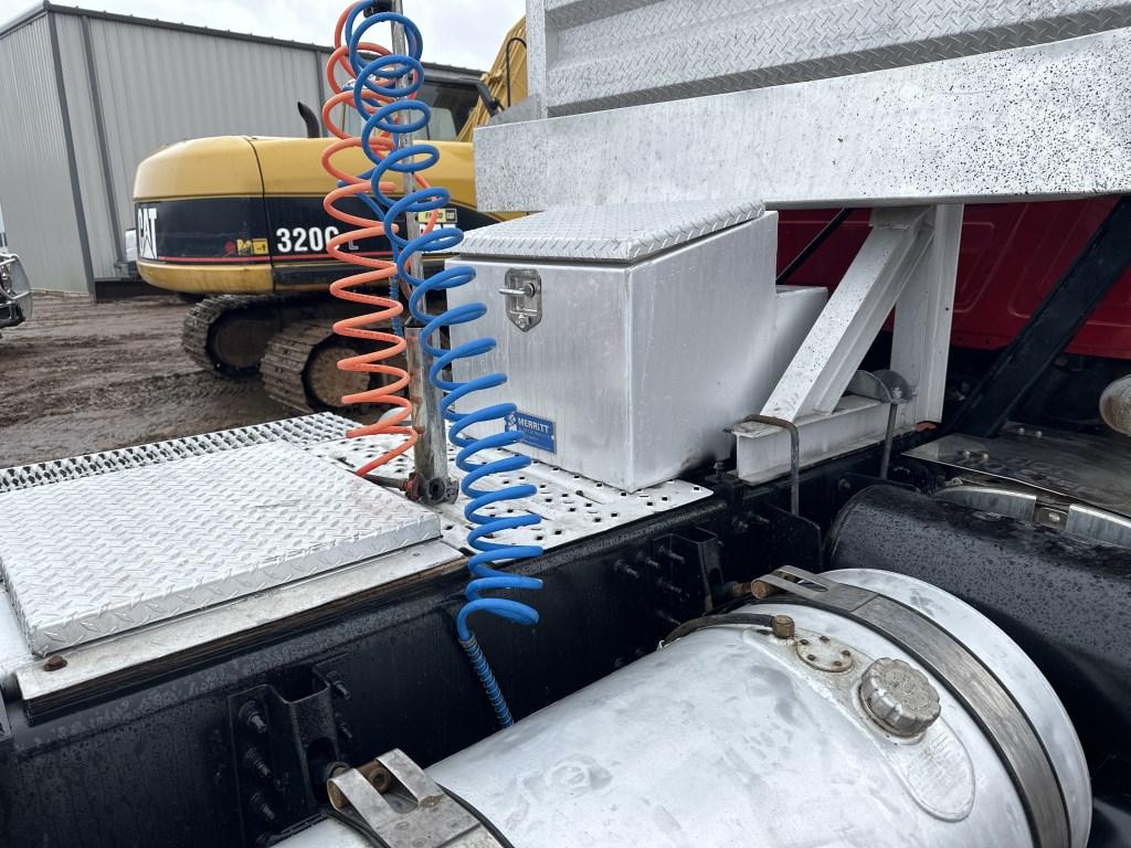 2011 Mack Granite Day Cab Truck Tractor