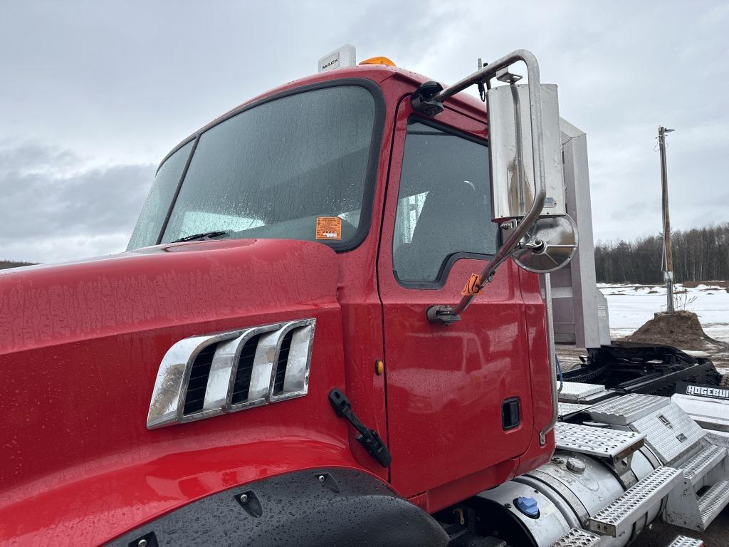 2011 Mack Granite Day Cab Truck Tractor