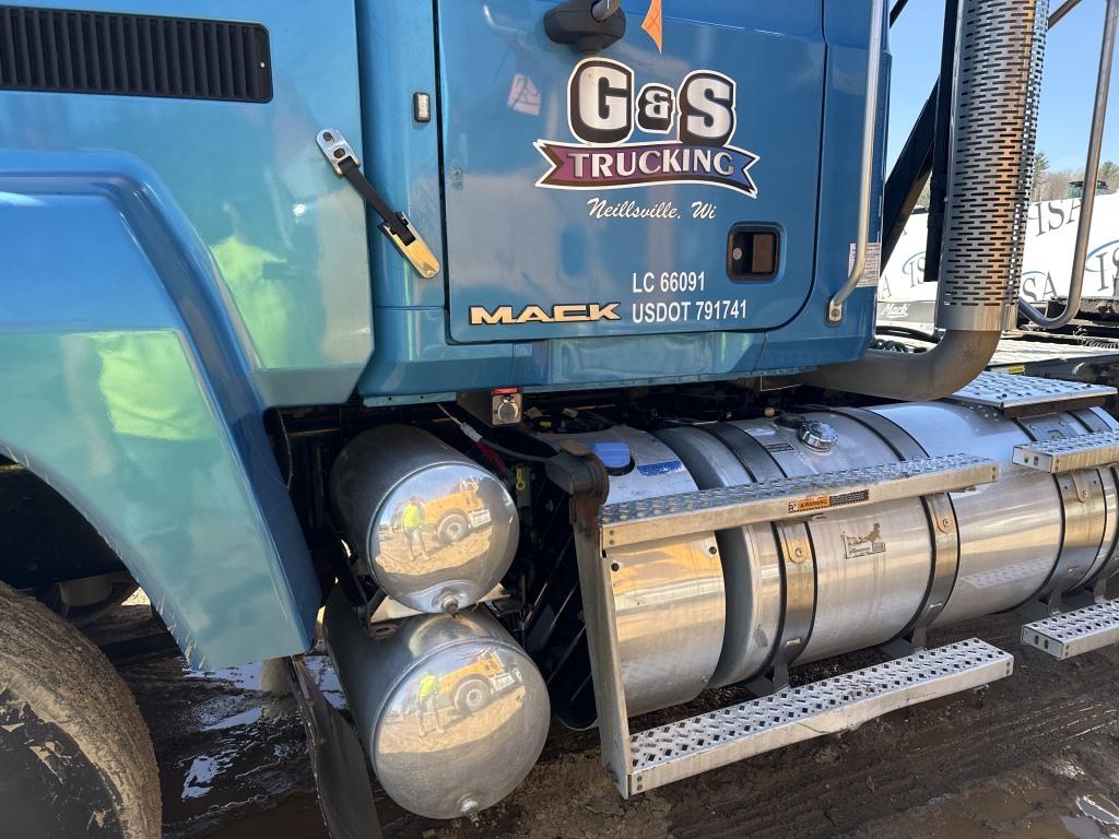 2017 Mack Chu613 Truck Tractor