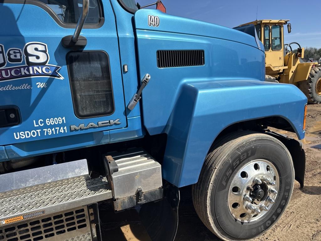 2017 Mack Chu613 Truck Tractor