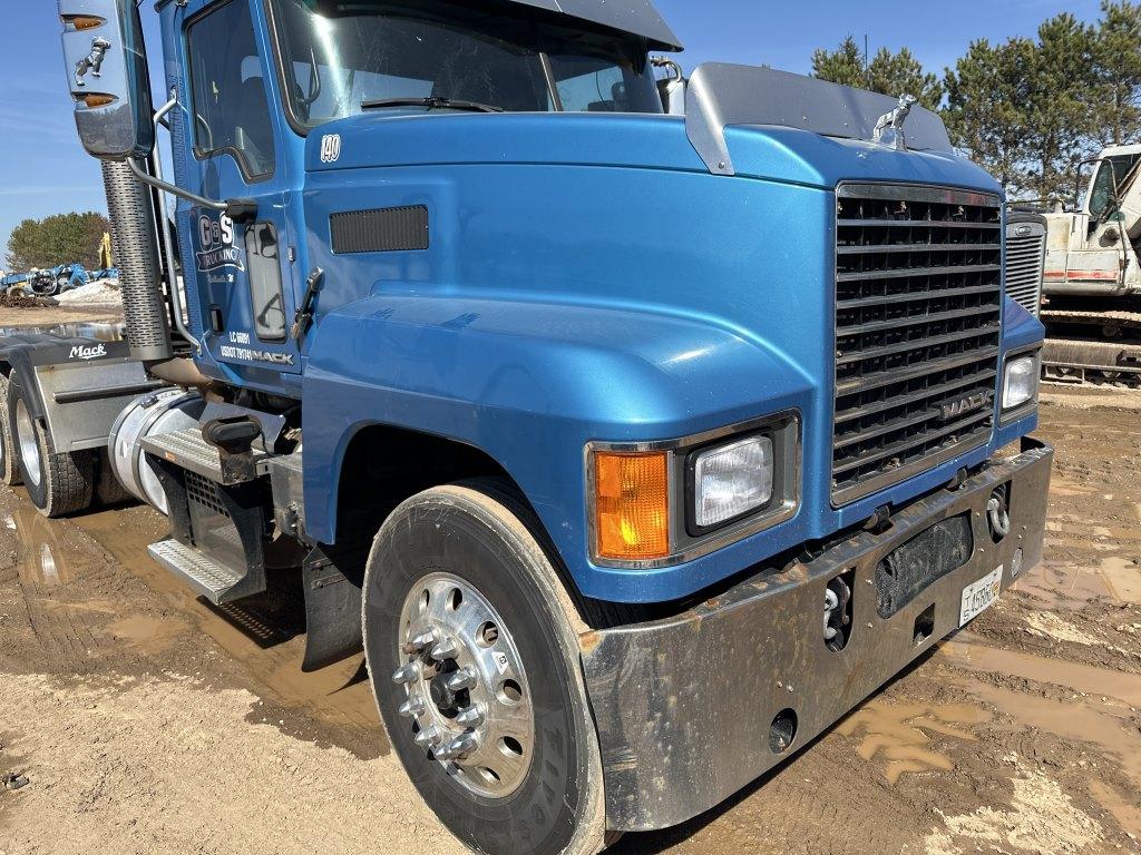 2017 Mack Chu613 Truck Tractor