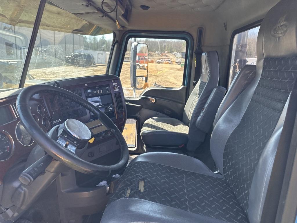 2017 Mack Chu613 Truck Tractor